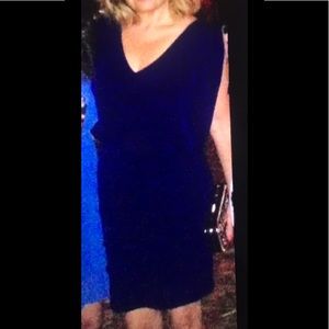 Slim fitting Navy evening dress. Very flattering 💃